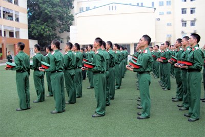 Hạ sĩ quan đã xuất ngũ có được tuyển chọn là quân nhân chuyên nghiệp không?